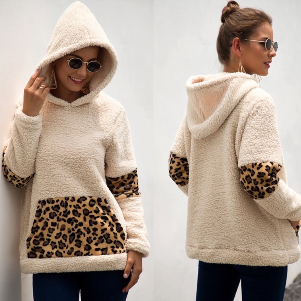 Sherpa Animal Print with Hood - Picture 3 of 4